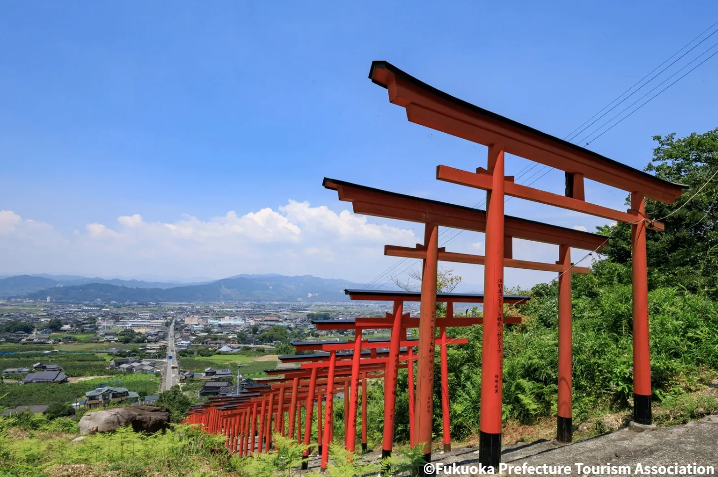 【福岡観光】浮羽稲荷神社で出逢う日本の原風景　Fukuoka Tourism Information　Ukiha Inari Shrine: A Breathtaking Path of Red Torii Gates.